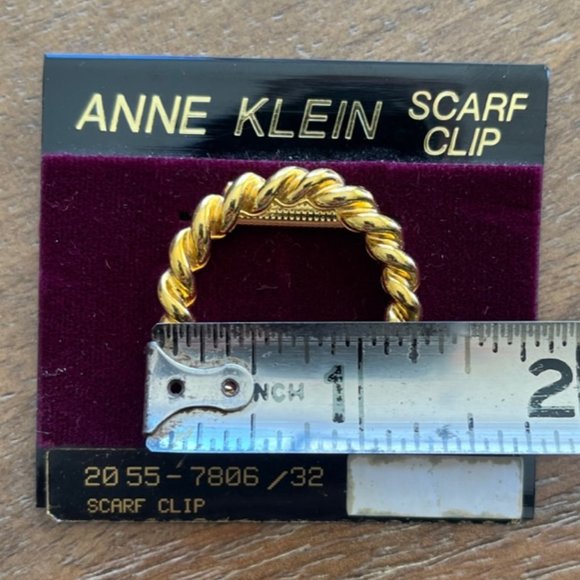 Vintage ANNE KLEIN Gold Tone Round Braid Mesh Scarf Clip New on Card - Picture 3 of 4